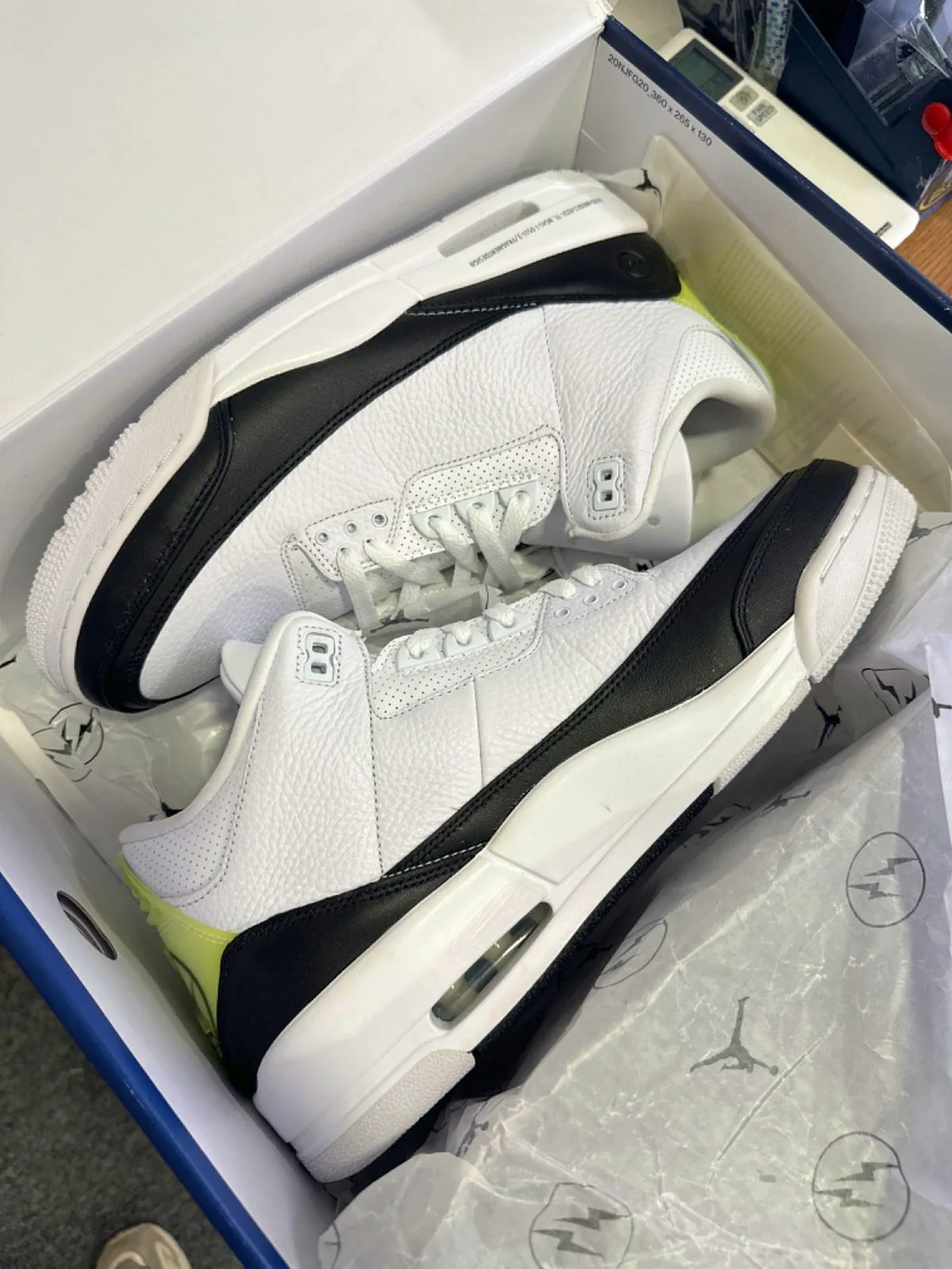 Air Jordan DA3595 White/Black Retro 3 SP Trainers  UK 11.5  