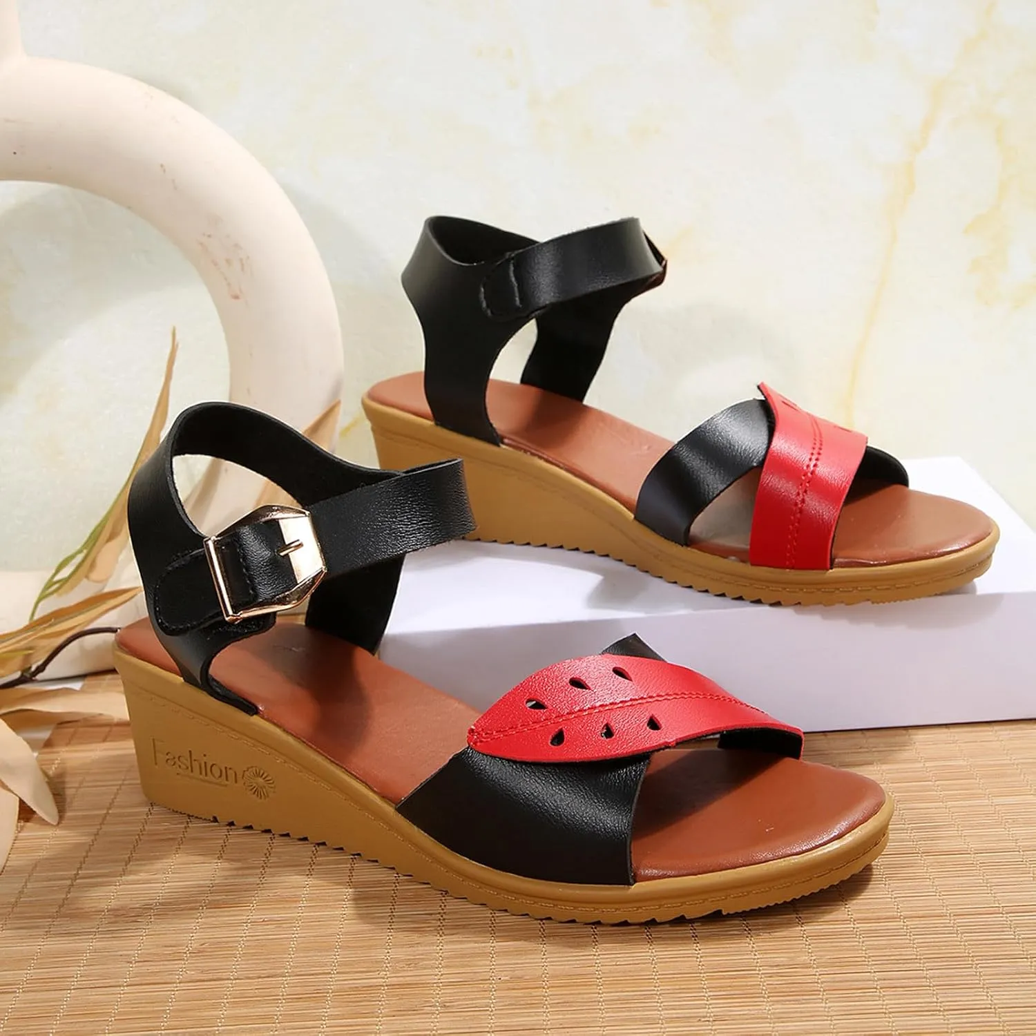 Stylish Women's Sandals Comfortable Summer Footwear for Casual Beach and Vacation Wear Featuring Open Toe Design