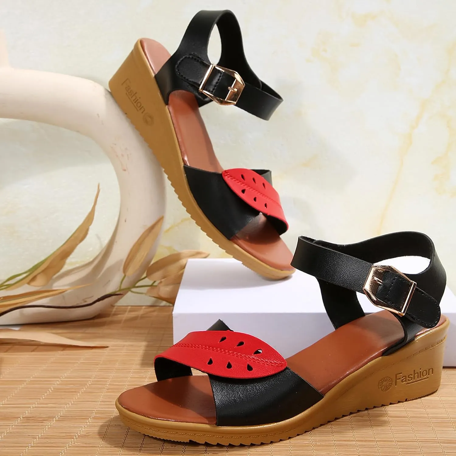 Stylish Women's Sandals Comfortable Summer Footwear for Casual Beach and Vacation Wear Featuring Open Toe Design