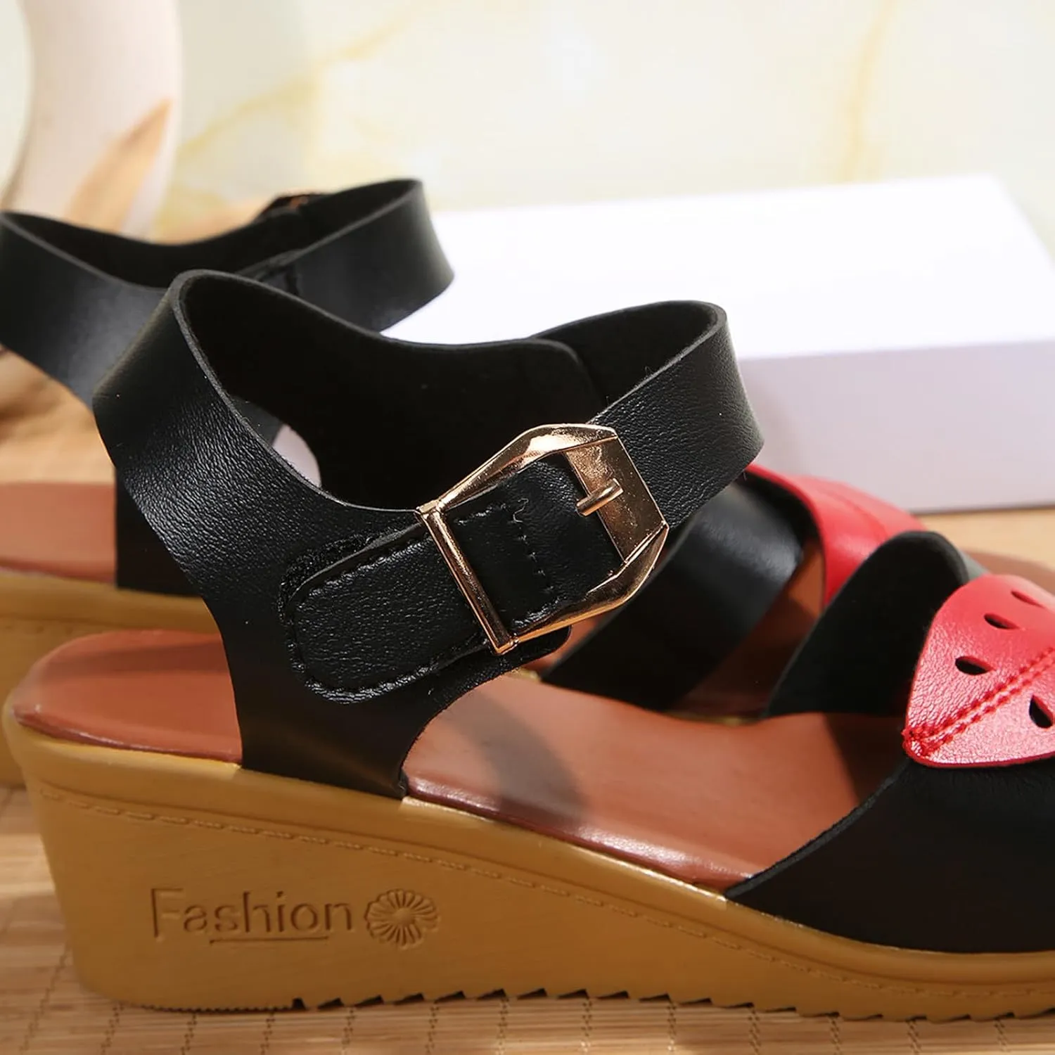 Stylish Women's Sandals Comfortable Summer Footwear for Casual Beach and Vacation Wear Featuring Open Toe Design